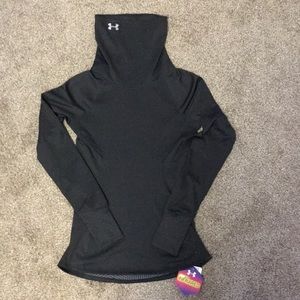 Women’s fitted Under Armour Coldgear top